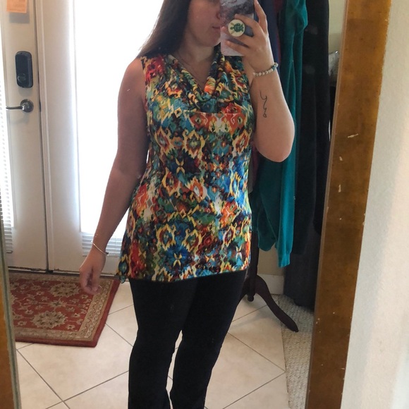 American city wear sleeveless blouse - Picture 2 of 2